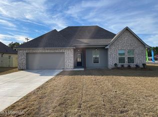 11516 Memphis Cir, Ocean Springs, MS 39564