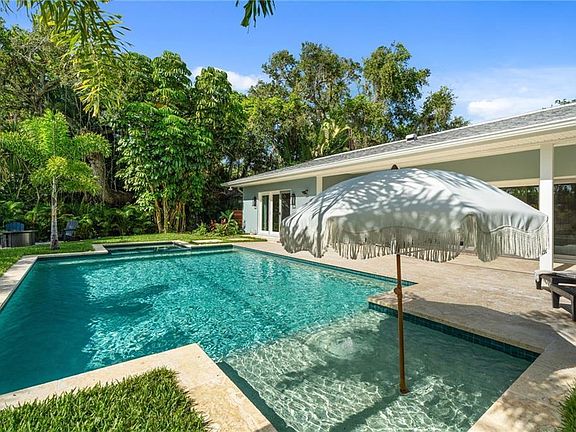 4th image of 4120 Indian River Drive E