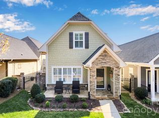 7526 Fairway Villa Cir, Denver, NC 28037