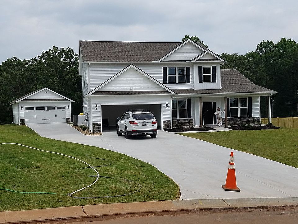 1st image of 4 Alice Kelley Ct