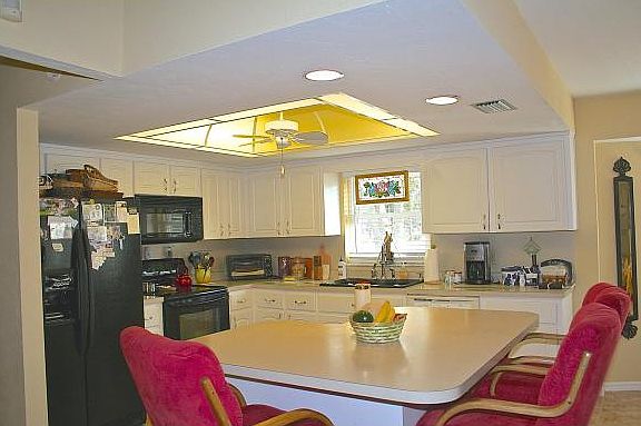 4th image of 601 E Falconry Ct