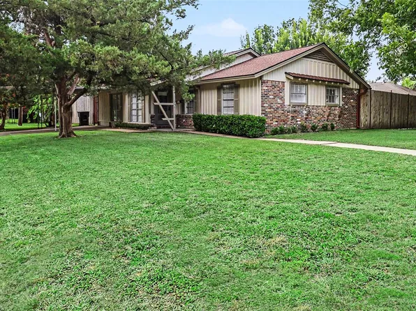2303 Bron Holly Dr, Houston, TX 77018