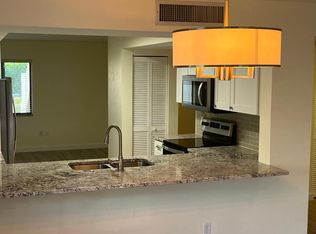 910 Vanderbilt Beach Rd APT 115, Naples, FL 34108