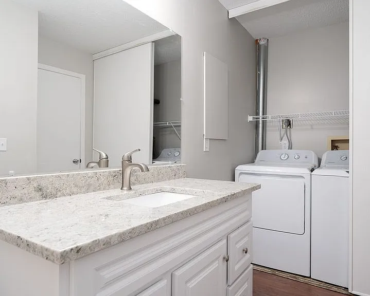Greenwood Apartments — Photo 18