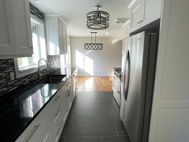 2851 E Maurice Dr — Photo 6