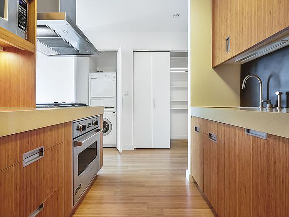 4th image of 450 W 17th St APT 1011