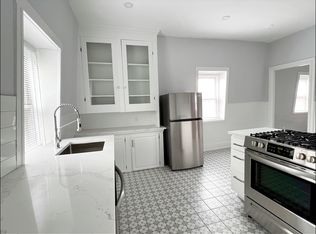 62 Willow St #3R, Providence, RI 02909