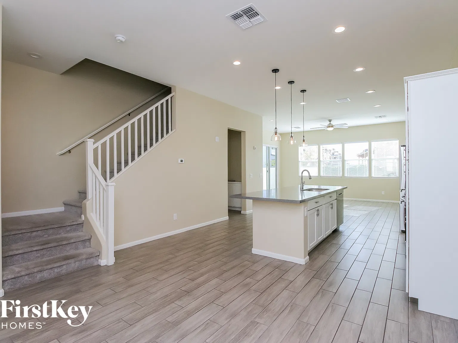 4 bed, 2.5 bath, 1945 sqft, $2,515 — Photo 4