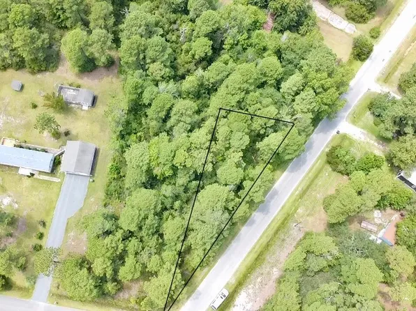 576 Juniper Rd, Boiling Spring Lakes, NC 28461