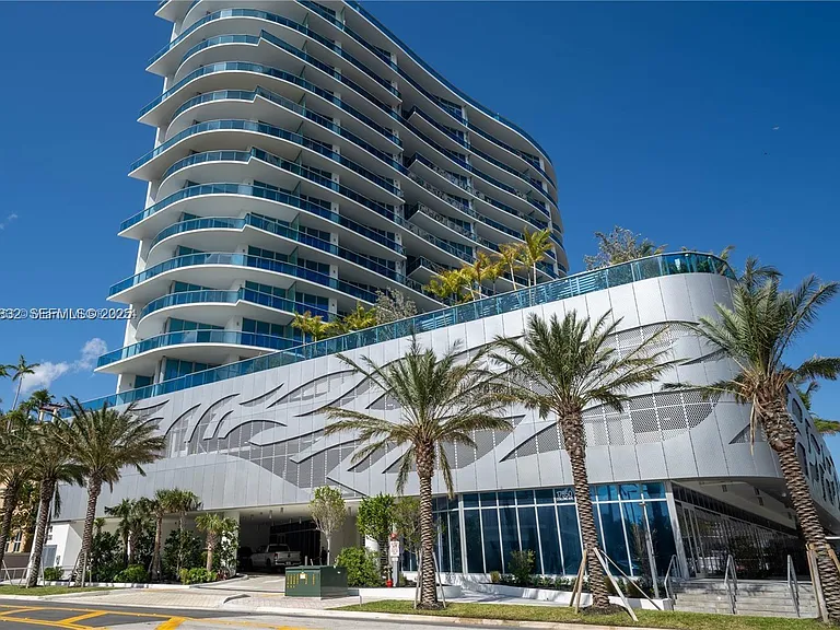 17550 Collins Ave #402 — Photo 9