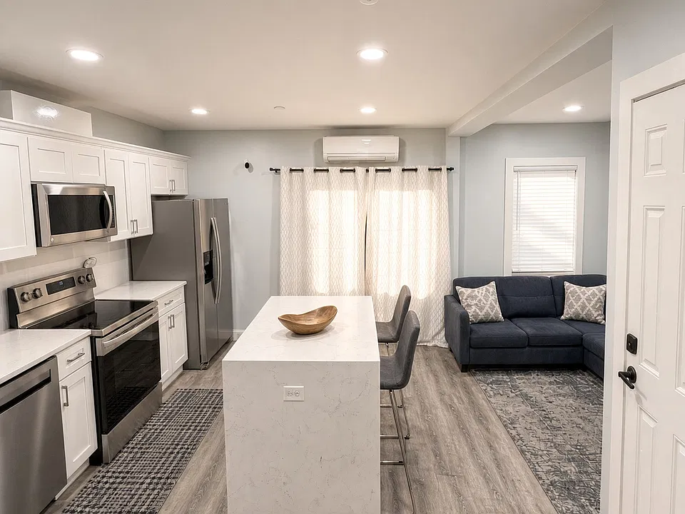 51 Jeffries St #2