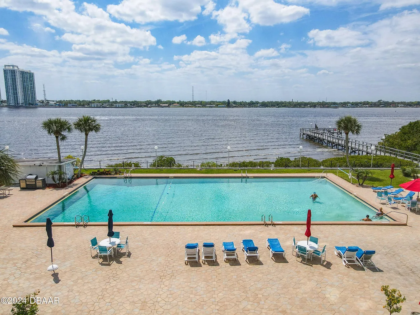 2 bed, 1210 sqft, $1,800 — Photo 3