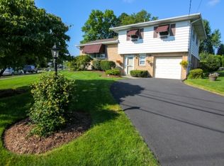 2789 Lynnhurst Dr, Bethlehem, PA 18017