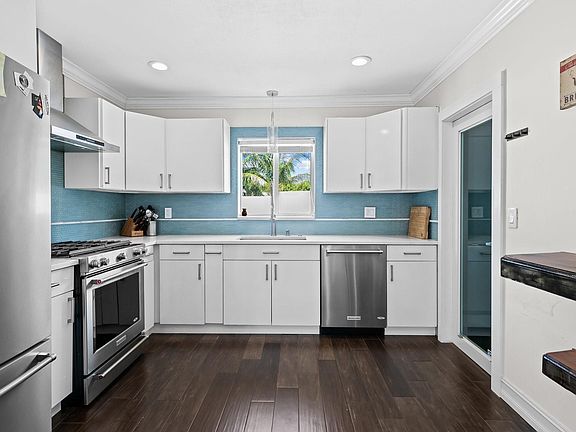 5th image of 300 SE 11th Street