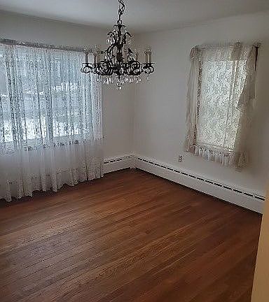 4th image of 607 Belmont St