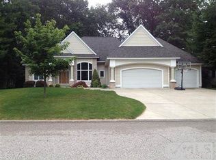 18068 Woodland Trl, Spring Lake, MI 49456