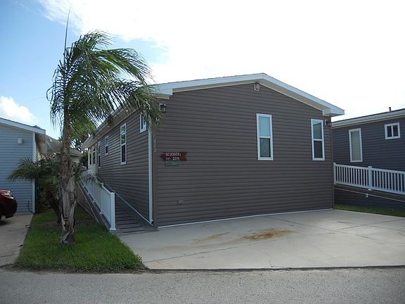 3rd image of 862 W Oyster Dr