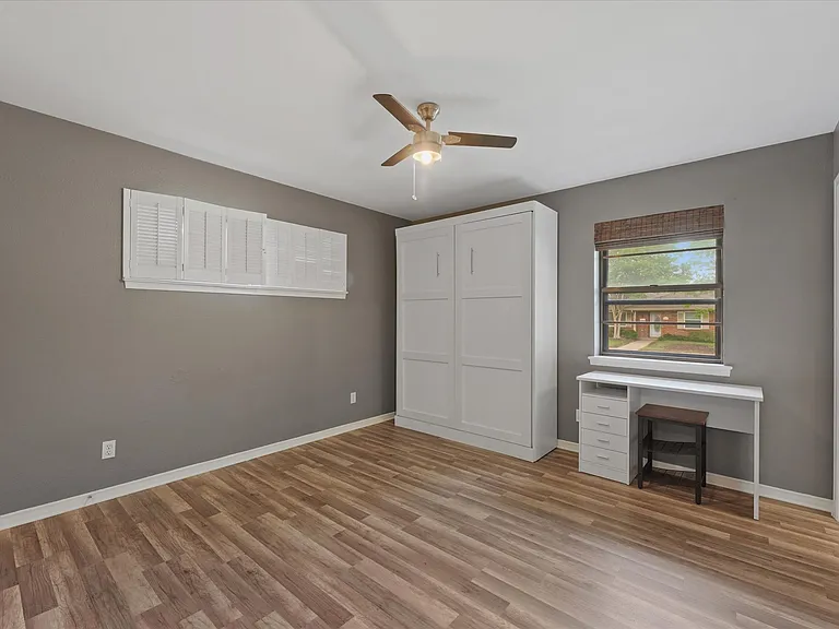 1426 Lexington Dr — Photo 15