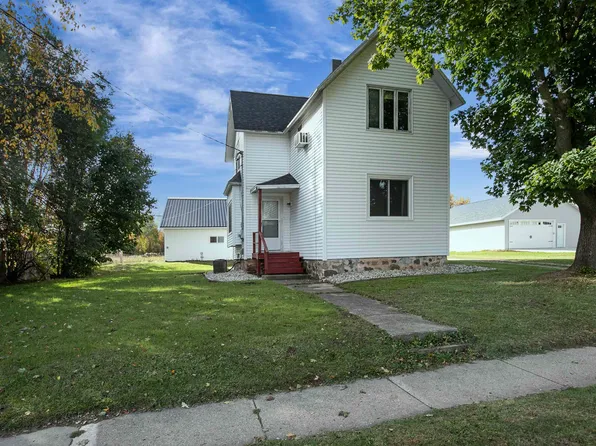 626 W Main St, Hortonville, WI 54944