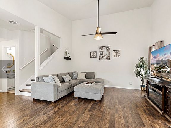 3rd image of 115 CHAPEL HILL CIR #115
