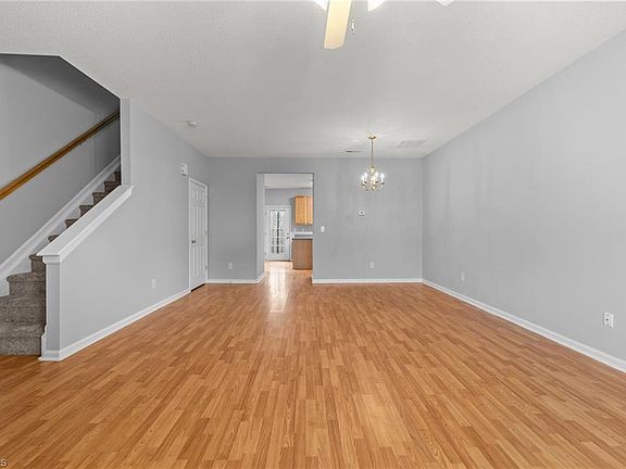 5th image of 226 Heritage Creek Way