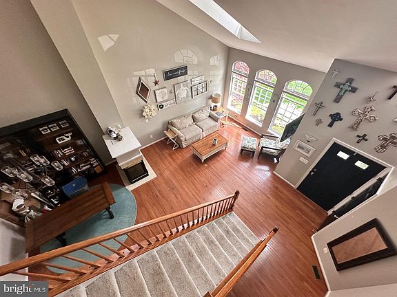 5th image of 257 Onyx Way