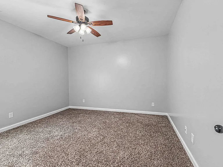 125 Bridgeport Dr — Photo 25