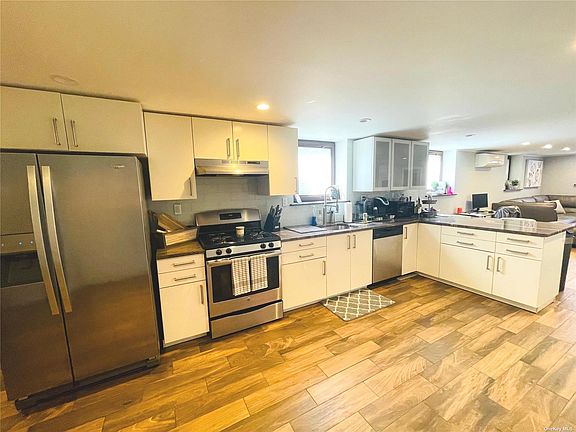 3rd image of 61-72 69th Ln #1