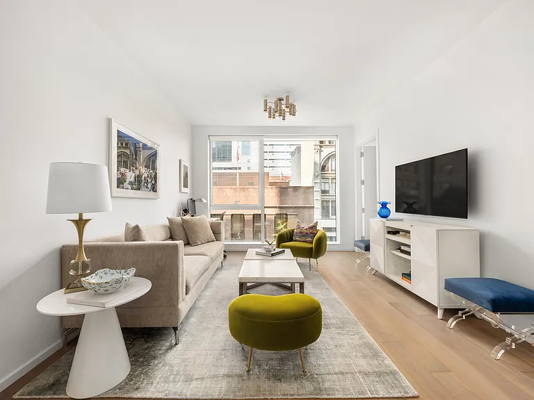 150 E 23rd St #4B — Photo 2