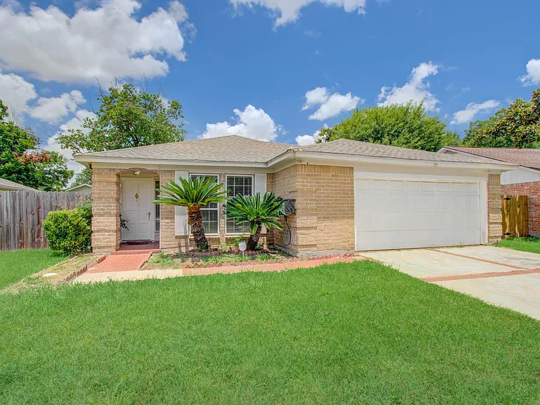 10606 Beckfield Dr — Photo 2