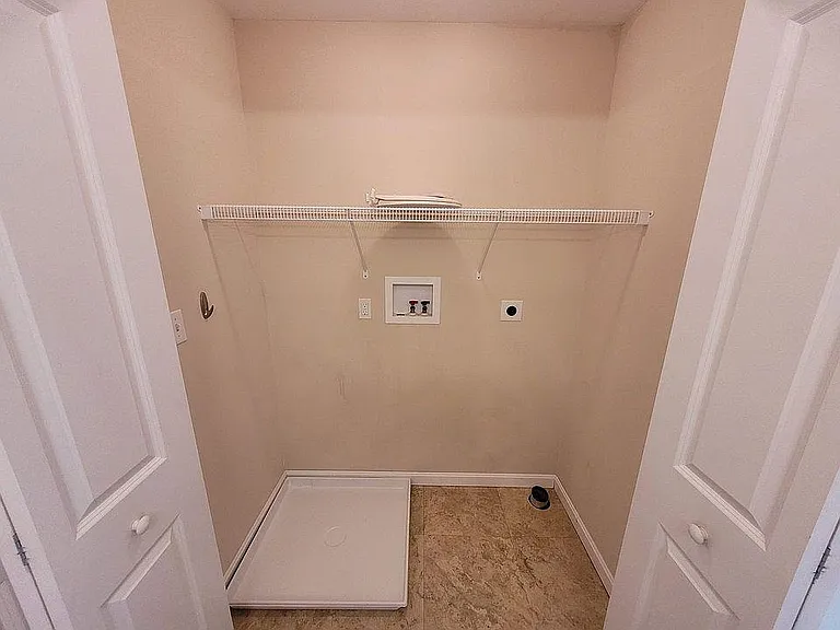238 Ash St #1 — Photo 7