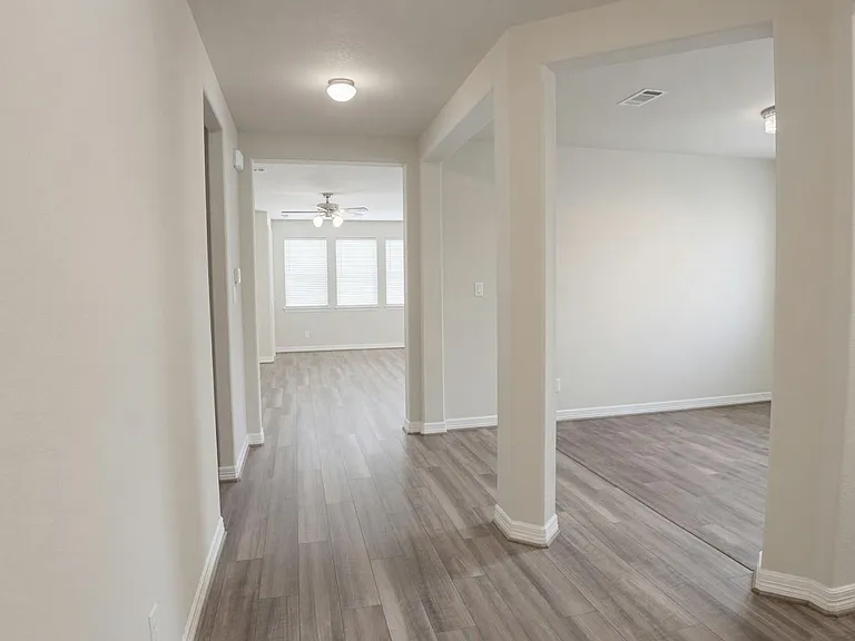 24319 Salts Mill Dr — Photo 7