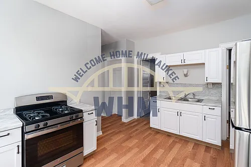 2800 N Holton St Photo 1