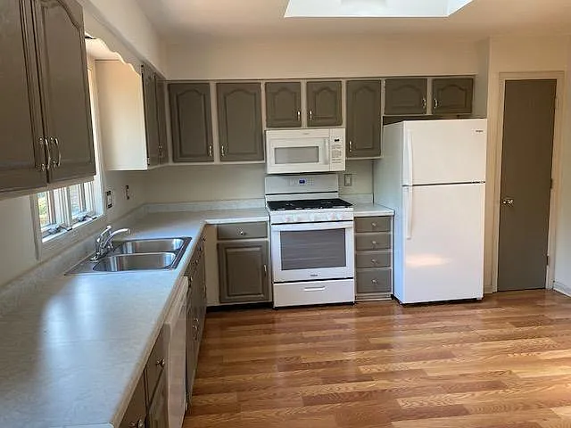 1534 E Valley Pl — Photo 13