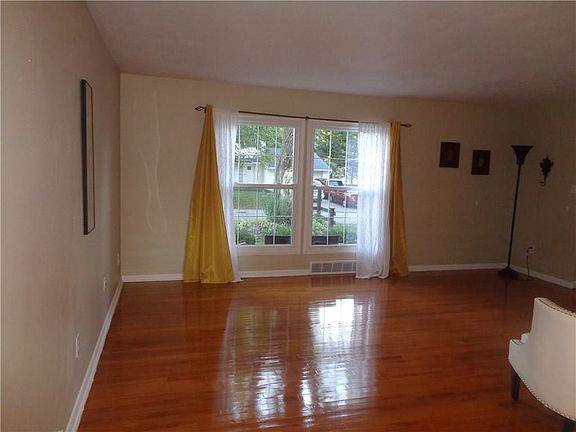 3rd image of 5329 Gardner Dr