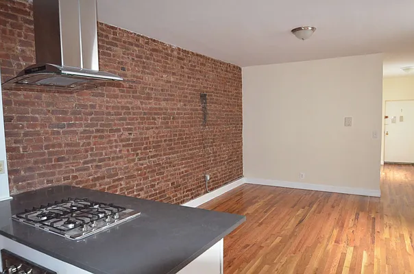 Rented by CITY SKYLINE REALTY INC | media 20