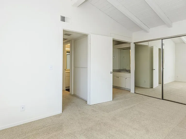 Maplewood Apartment Homes — Photo 26