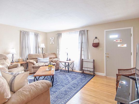3rd image of 523 W Byers Ave