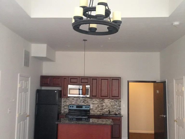 1033 Chestnut St #4 — Photo 3