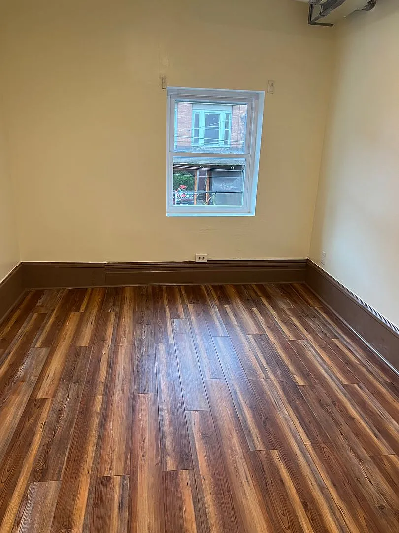 366 Meyran ave — Photo 4