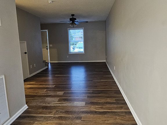5th image of 1407 Michelle Dr #B