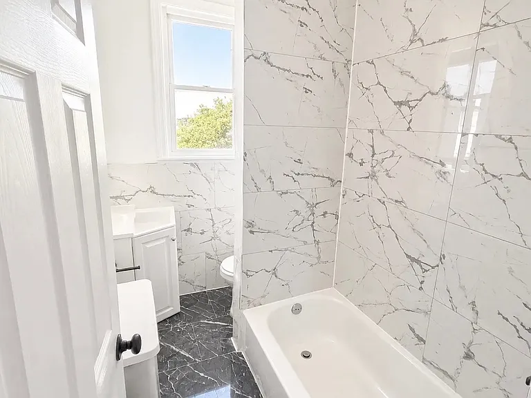 49 Norwood St #2L — Photo 8