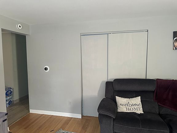 4th image of 35 Foxon St #1