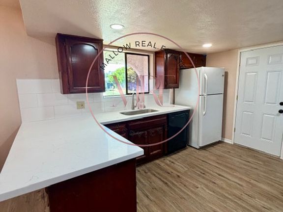 3rd image of 2441 Hall St