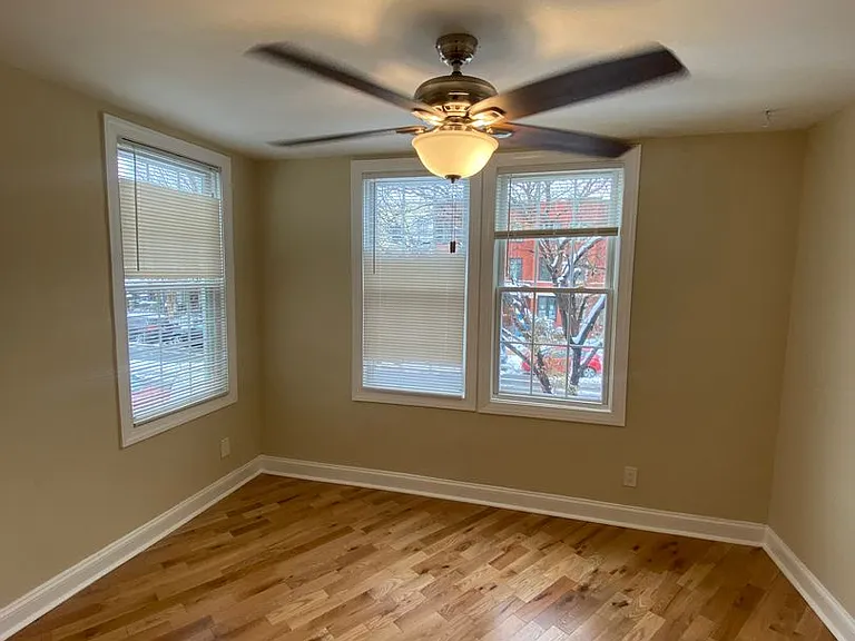 203 Kentucky Ave SE — Photo 10