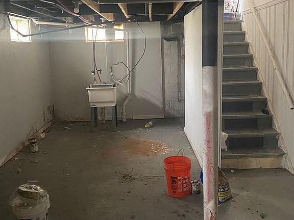 5th image of 13540 Grandmont Ave