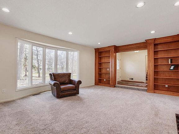 5th image of 23 Evergreen Rd