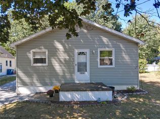 1658 Betz Dr, Akron, OH 44306