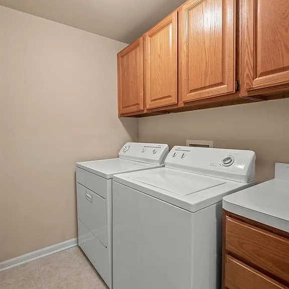 7683 Ambassador Dr — Photo 15