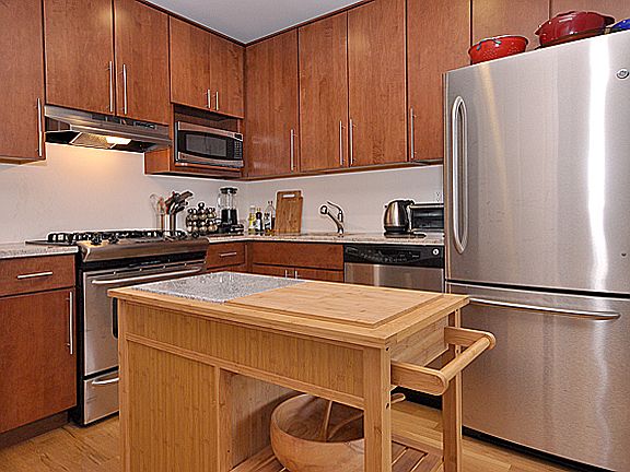 3rd image of 416 E 117th St APT 4C